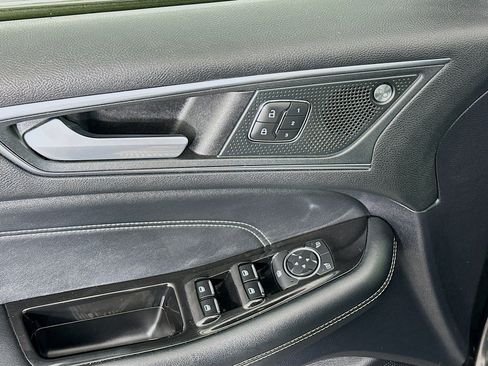 Used 2020 Ford Edge Titanium w/ Equipment Group 301A image 15