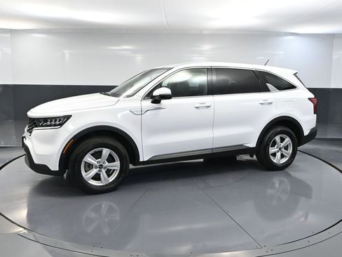 Used 2023 Kia Sorento LX AWD/4WD image 9