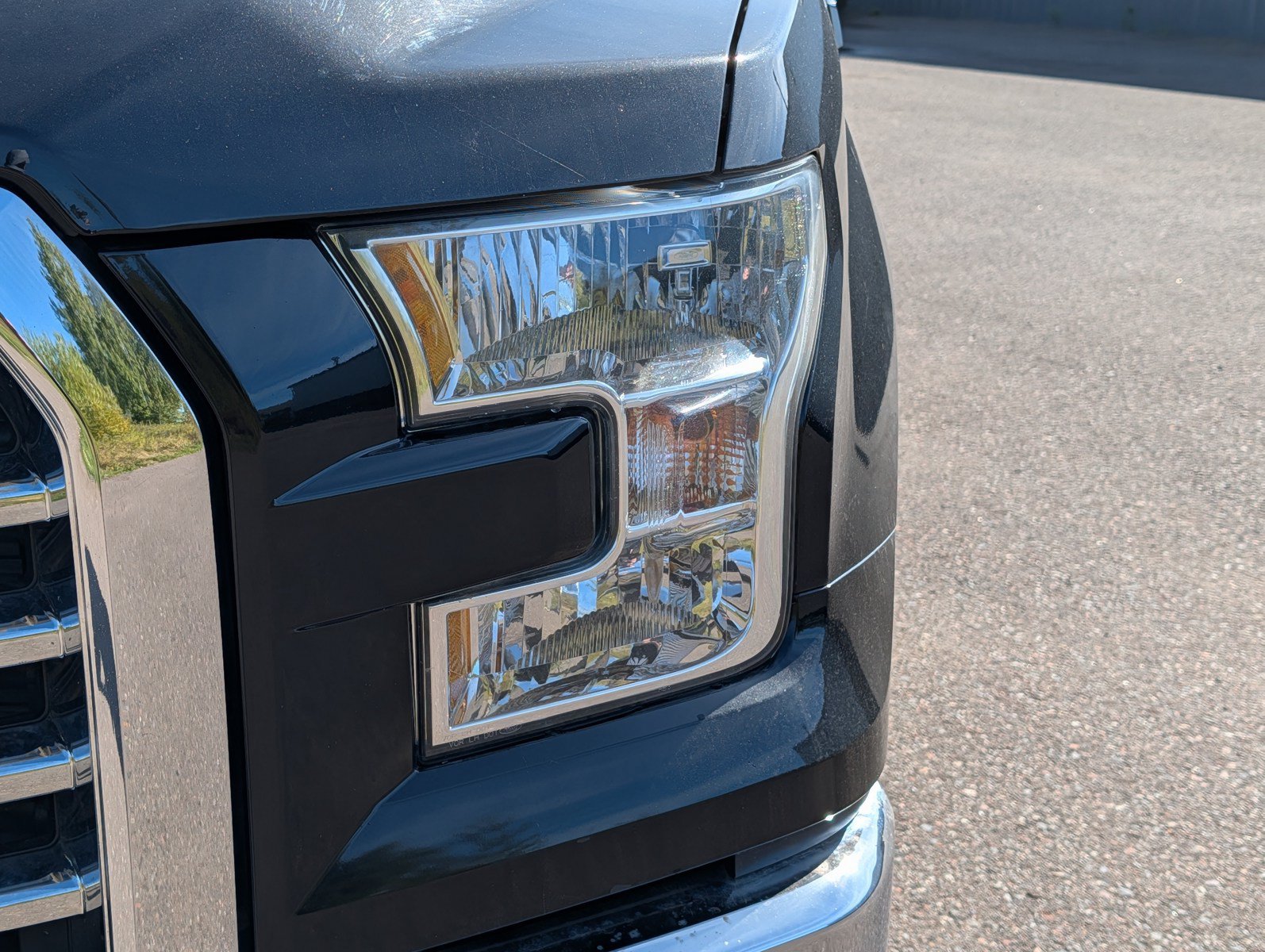 Used 2015 Ford F150 XLT w/ Equipment Group 302A Luxury AWD/4WD image 16
