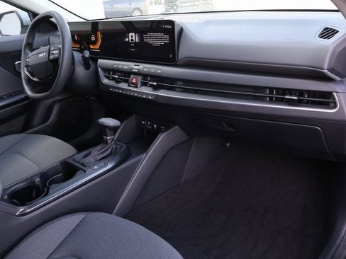 New 2025 Kia K4 LXS image 10