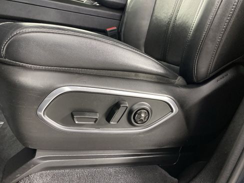 Used 2022 Jeep Wagoneer Series I w/ Premium Group I image 18