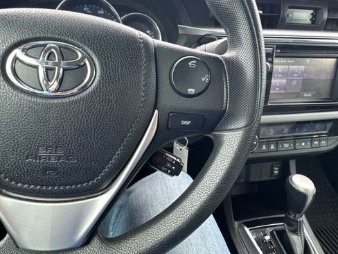 Used 2016 Toyota Corolla LE FWD image 18