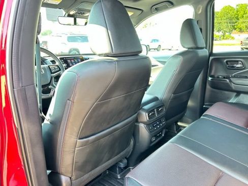 Used 2025 Honda Ridgeline Black Edition image 17