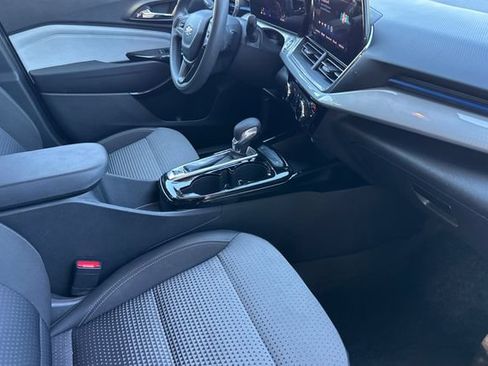 Used 2024 Chevrolet Trax LT FWD image 19