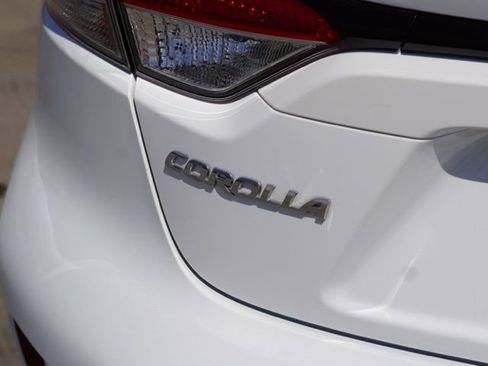 Used 2022 Toyota Corolla LE FWD image 9