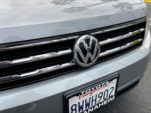 Used 2021 Volkswagen Tiguan SE image 28