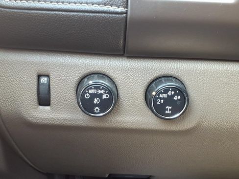 Used 2015 GMC Canyon SLT AWD/4WD image 16