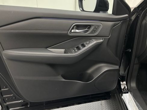 New 2026 Nissan Rogue Platinum AWD/4WD image 13