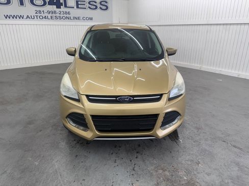 Used 2014 Ford Escape SE image 2