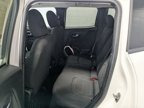 Used 2019 Jeep Renegade Latitude w/ Cold Weather Group AWD/4WD image 23