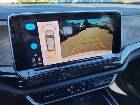 New 2026 Volkswagen Atlas SE image 16