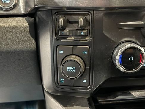 Used 2025 Ford F250 Lariat w/ Black Appearance Package AWD/4WD image 13