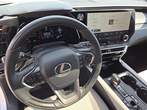 Certified 2025 Lexus RX 350 AWD image 36