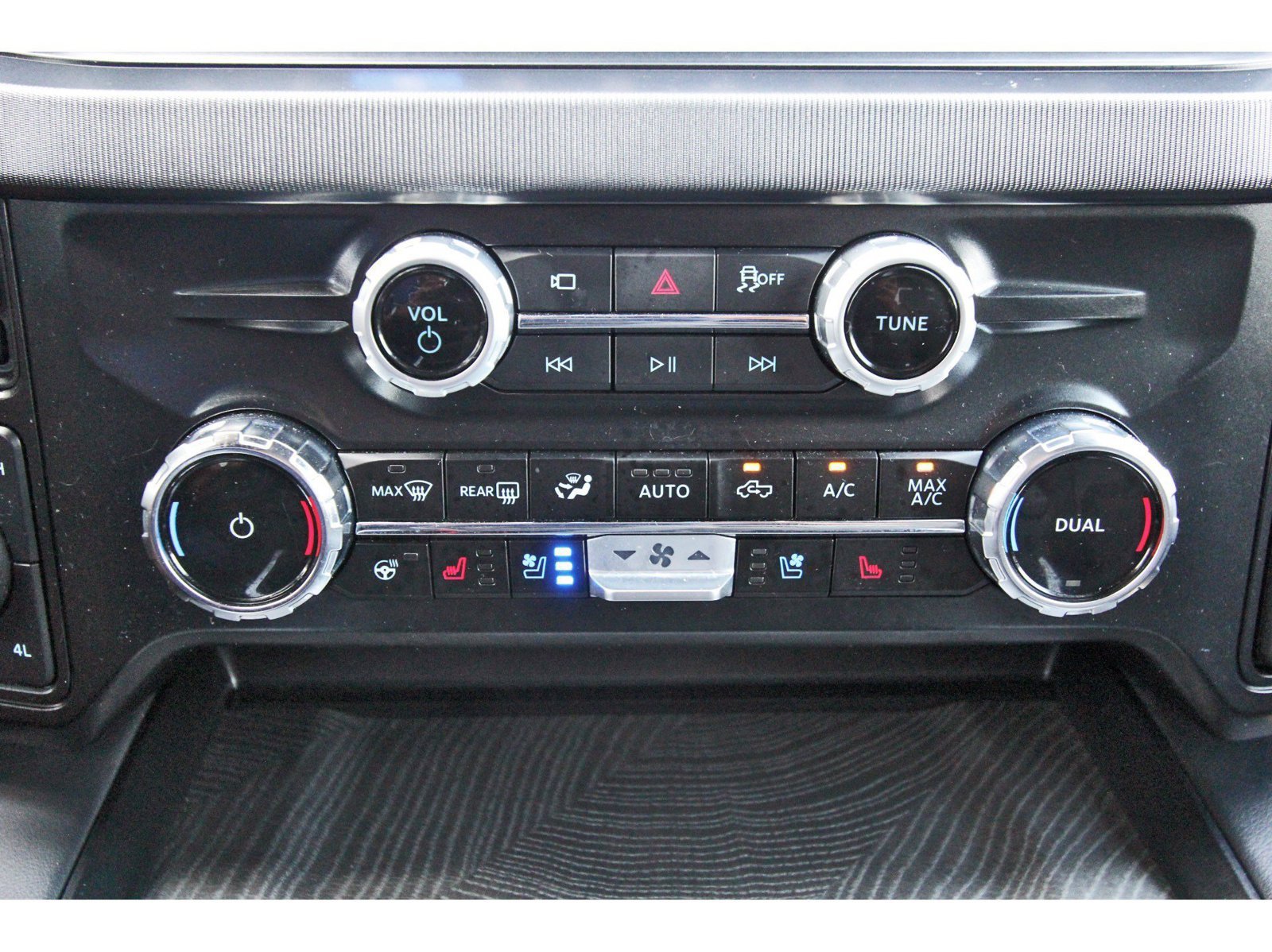 Used 2025 Ford F250 Platinum AWD/4WD image 29