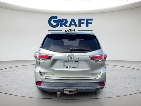 Used 2016 Toyota Highlander Limited Platinum w/ Four Season Floor Mat Package AWD/4WD image 6