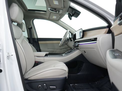 Certified 2024 Hyundai Palisade Limited AWD/4WD image 11