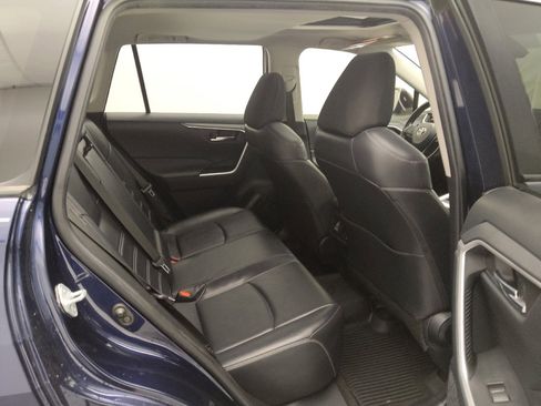 Used 2019 Toyota RAV4 XLE Premium FWD image 19