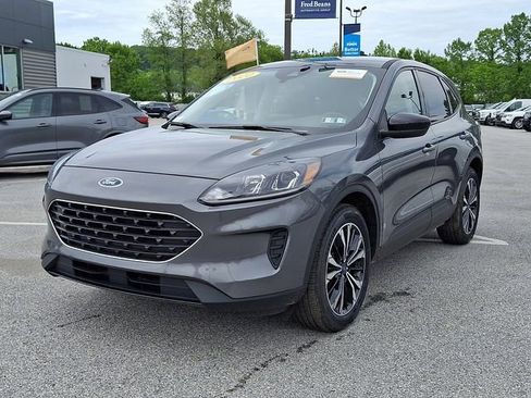 Certified 2022 Ford Escape SE w/ SE Sport Appearance Package AWD/4WD image 5