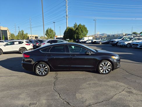 Used 2020 Ford Fusion SE AWD/4WD image 2