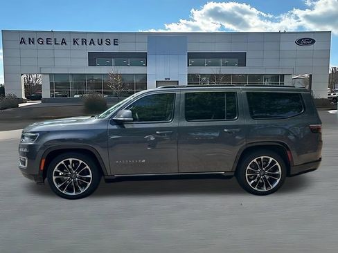 Used 2022 Jeep Wagoneer Series III w/ Premium Group I AWD/4WD image 4