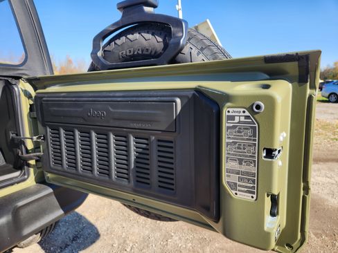 Used 2026 Jeep Wrangler Sport image 19