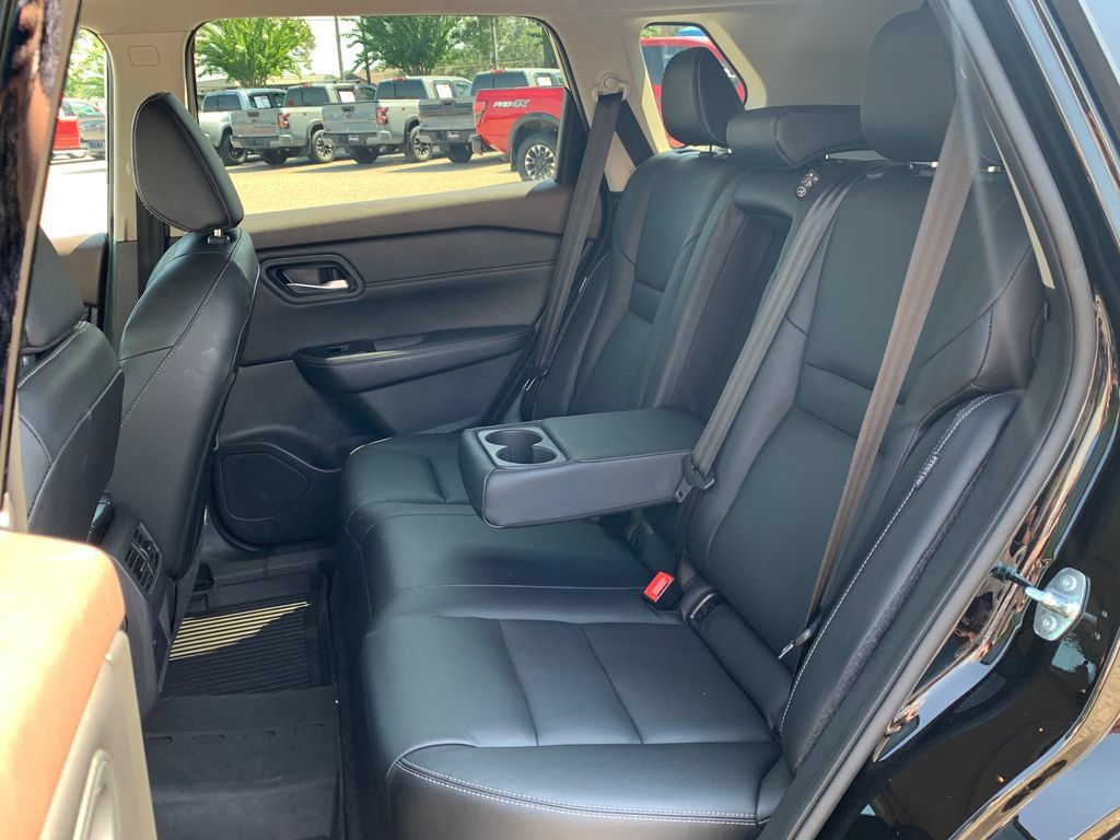 Used 2023 Nissan Rogue SL FWD image 25