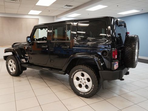Used 2014 Jeep Wrangler Unlimited Sahara w/ Dual Top Group image 7