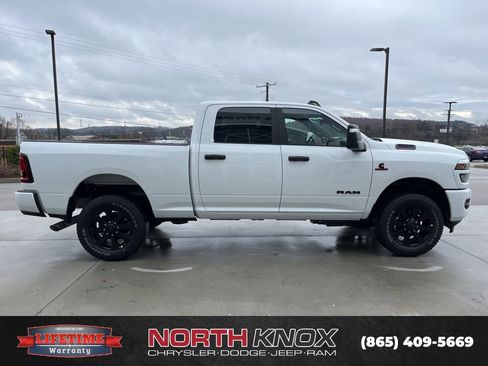 New 2026 RAM 2500 Big Horn AWD/4WD image 21