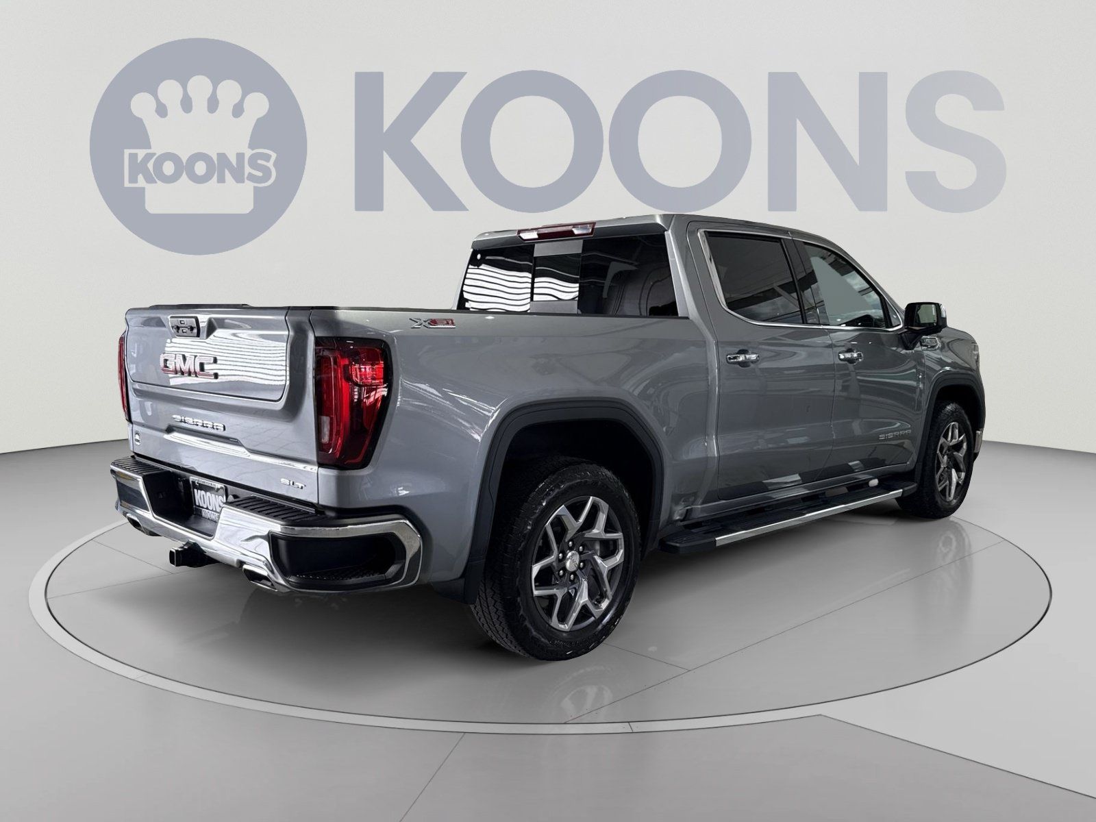 Used 2024 GMC Sierra 1500 SLT AWD/4WD image 11