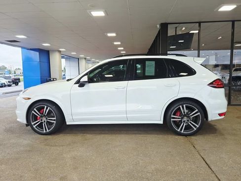 Used 2014 Porsche Cayenne GTS AWD/4WD image 2