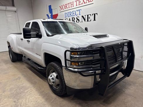 Used 2018 Chevrolet Silverado 3500 W/T AWD/4WD image 2