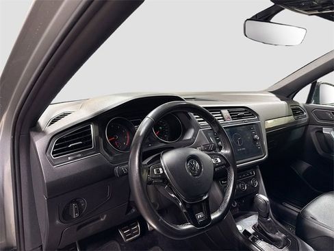 Used 2020 Volkswagen Tiguan SE R-Line w/ 3rd Row Seat Package image 11