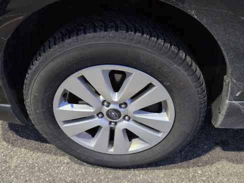 Used 2019 Subaru Outback 2.5i Premium image 12