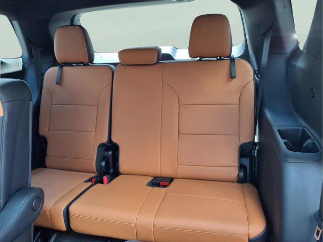 New 2027 Chevrolet Traverse Z71 w/ Enhanced Driving Package AWD/4WD image 15