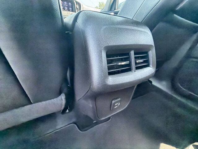 Used 2024 GMC Terrain SLT AWD/4WD image 20