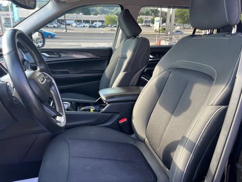 Used 2021 Jeep Grand Cherokee L Laredo w/ Luxury Tech Group I AWD/4WD image 22