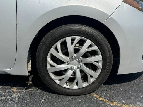 Used 2017 Toyota Corolla LE FWD image 9