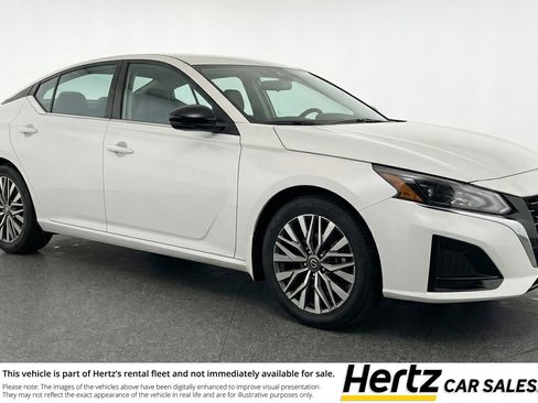 Used 2025 Nissan Altima 2.5 SV FWD image 1