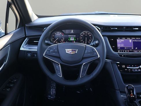 New 2026 Cadillac XT5 Luxury w/ LPO, Blue Accent Package image 15