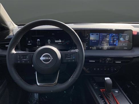 New 2026 Nissan Kicks SR w/ Cold Weather Package image 5