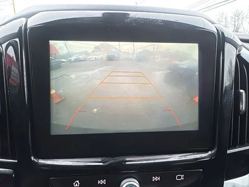 Used 2018 Chevrolet Traverse LT image 34