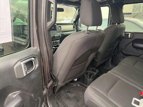 Used 2020 Jeep Wrangler Unlimited Sport S image 9