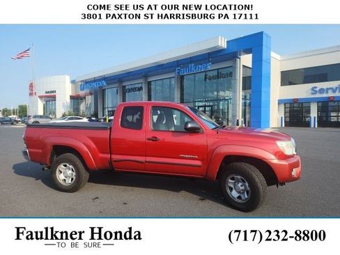 Used 2013 Toyota Tacoma 4x4 Access Cab w/ SR5 Pkg image 1