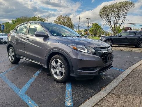 Used 2017 Honda HR-V LX image 1