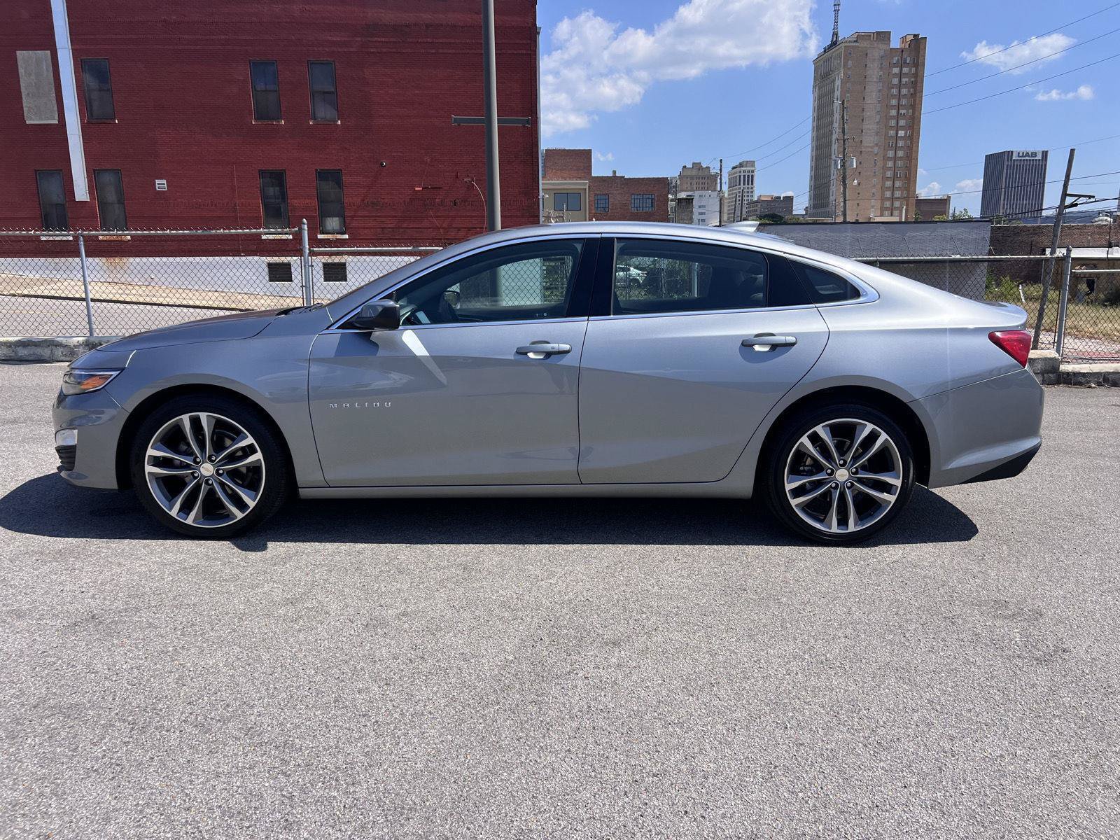 Used 2025 Chevrolet Malibu LT FWD image 28