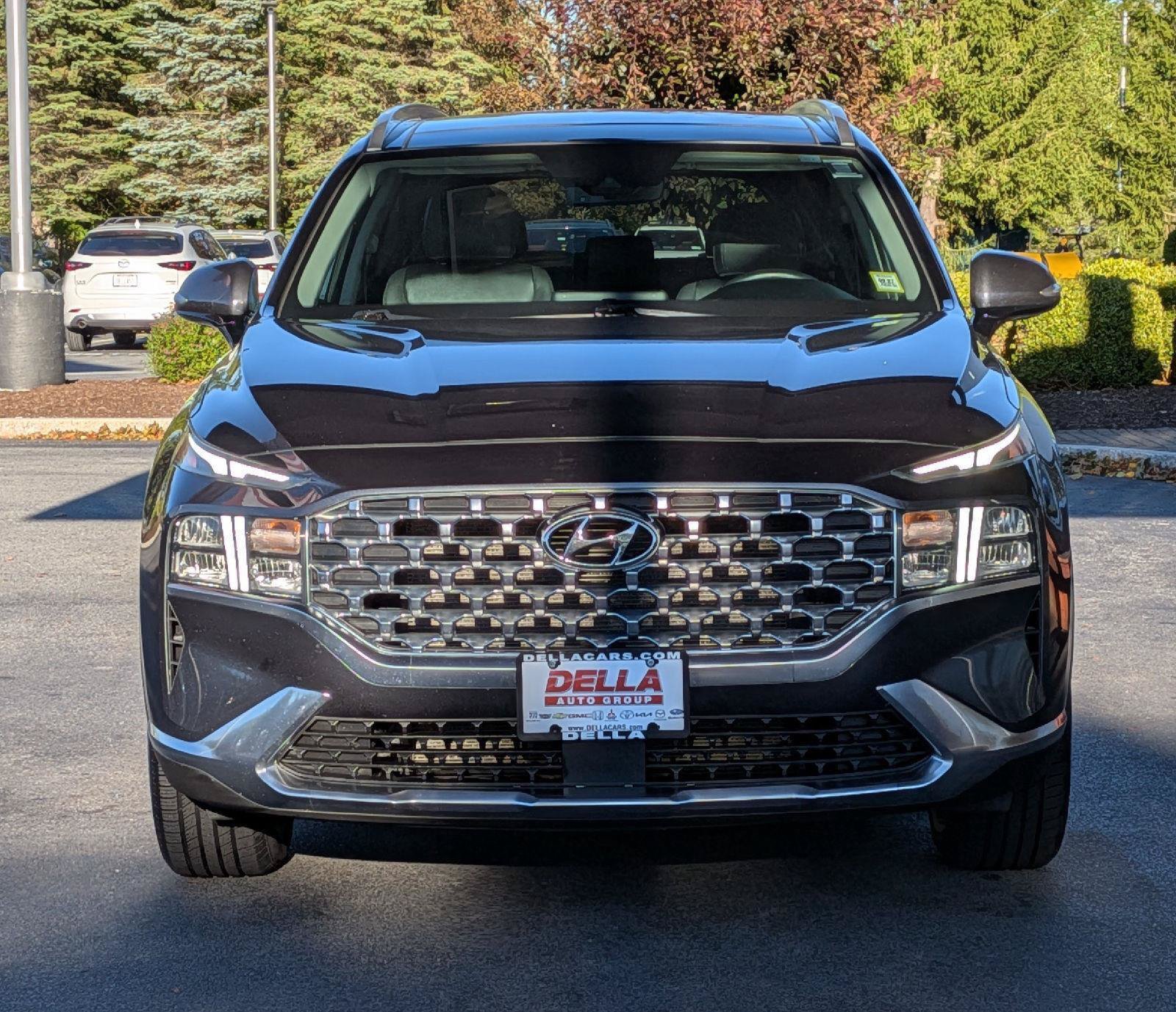 Used 2022 Hyundai Santa Fe SEL w/ Convenience + Premium Package AWD/4WD image 2