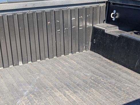 Used 2022 Toyota Tacoma TRD Off-Road image 11