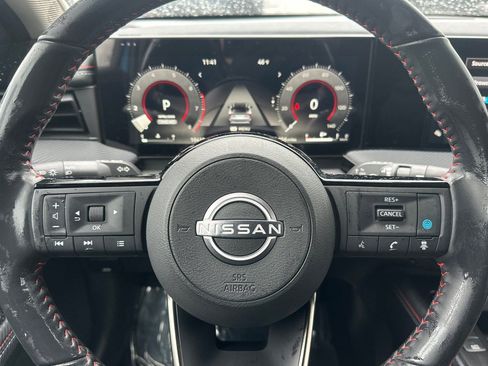 Used 2025 Nissan Kicks SR image 23