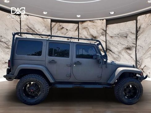 Used 2017 Jeep Wrangler Unlimited Sport w/ Quick Order Package 24S AWD/4WD image 3