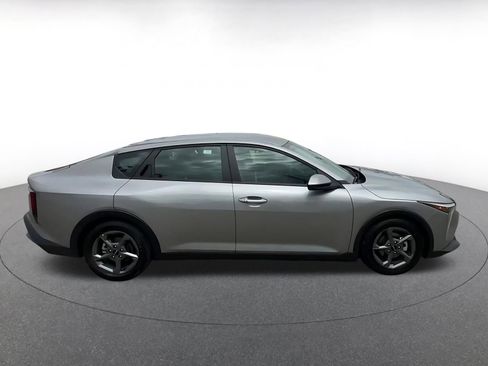 Used 2025 Kia K4 LXS image 16